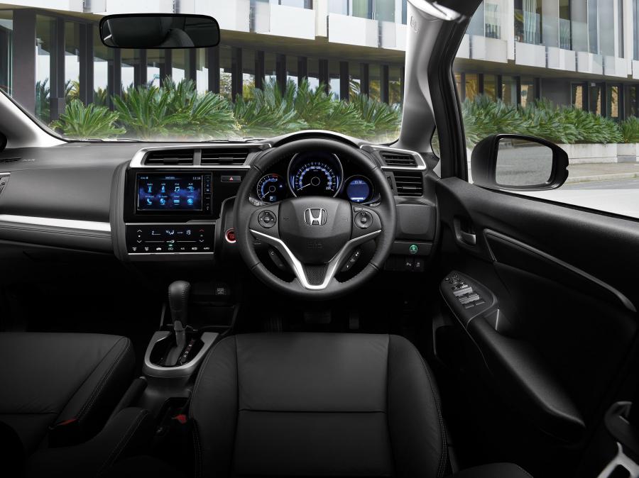 Торпедо Honda Jazz 2017 года  (AU) (фото 4 из 8)
